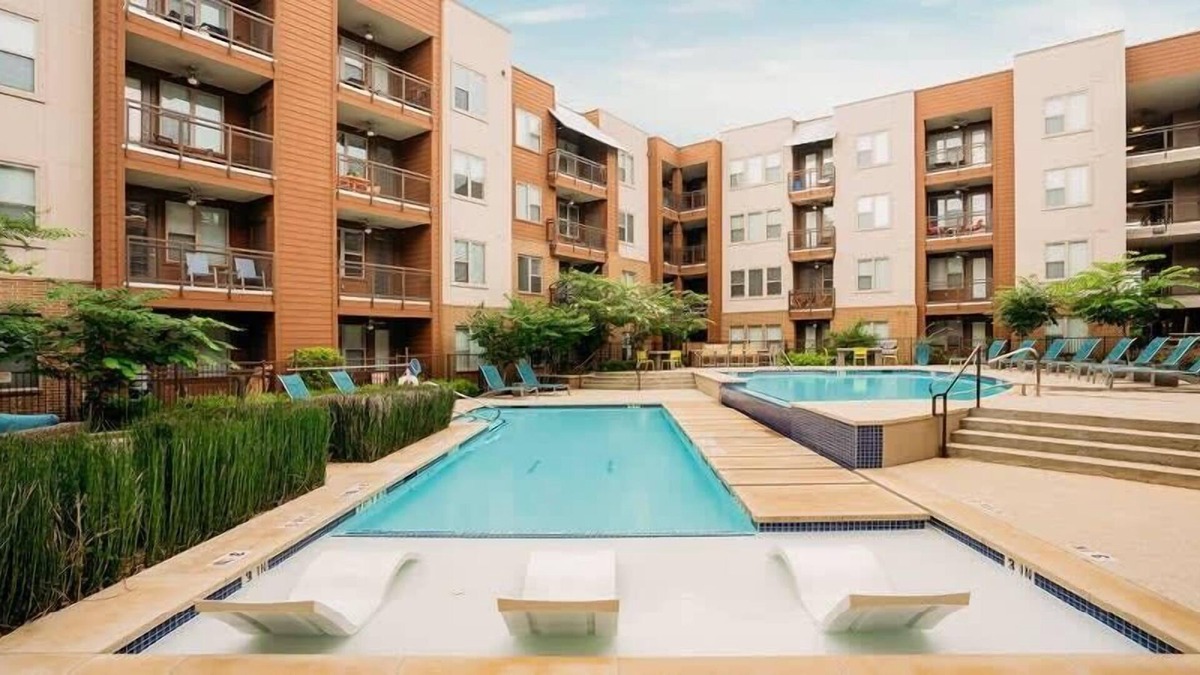 West Congress Apartment | 2BR Modern SoCo CozySuites w/ 2 Pools! #06