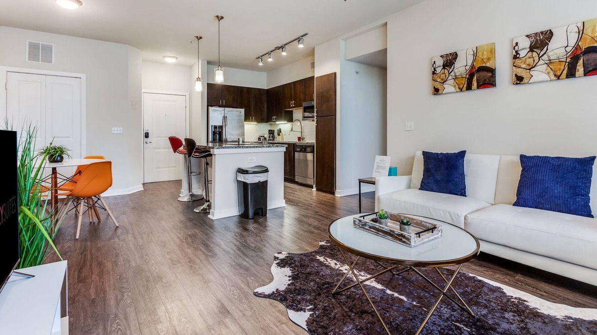 West Congress Apartment | 2BR Modern SoCo CozySuites w/ 2 Pools! #09