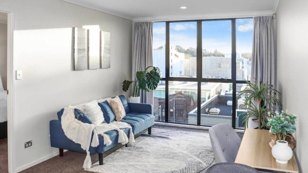 Newmarket Apartment | 2BR Newmarket Retreat near Broadway: Zodiak Stays