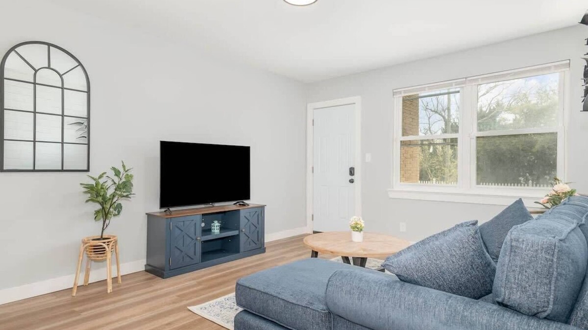 Cottage Line Apartment | 2BR Ocean Oasis Suite | Beach | Pool