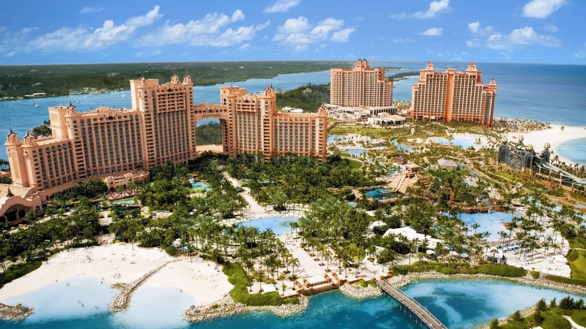 Paradise Island Condo | 2BR Oceanfront Topaz Suite – The Reef Atlantis, Full Kitchen & Balcony Sleeps 9