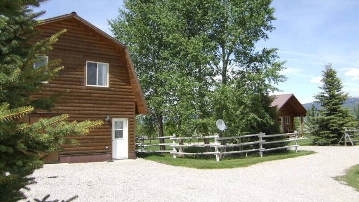 Driggs House | 2BR Pet Friendly Darby Barn