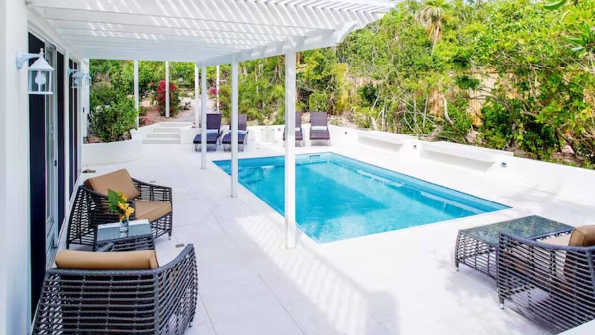 Long Bay Villa | 2BR Private Villa Long Bay Beach w/Pool SUV - Esencia Premiere