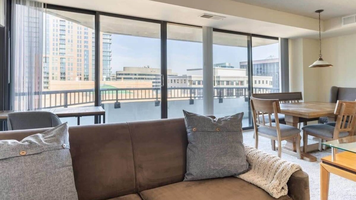 Radnor - Fort Myer Heights Apartment | 2BR Serene Executive Retreat with Balcony