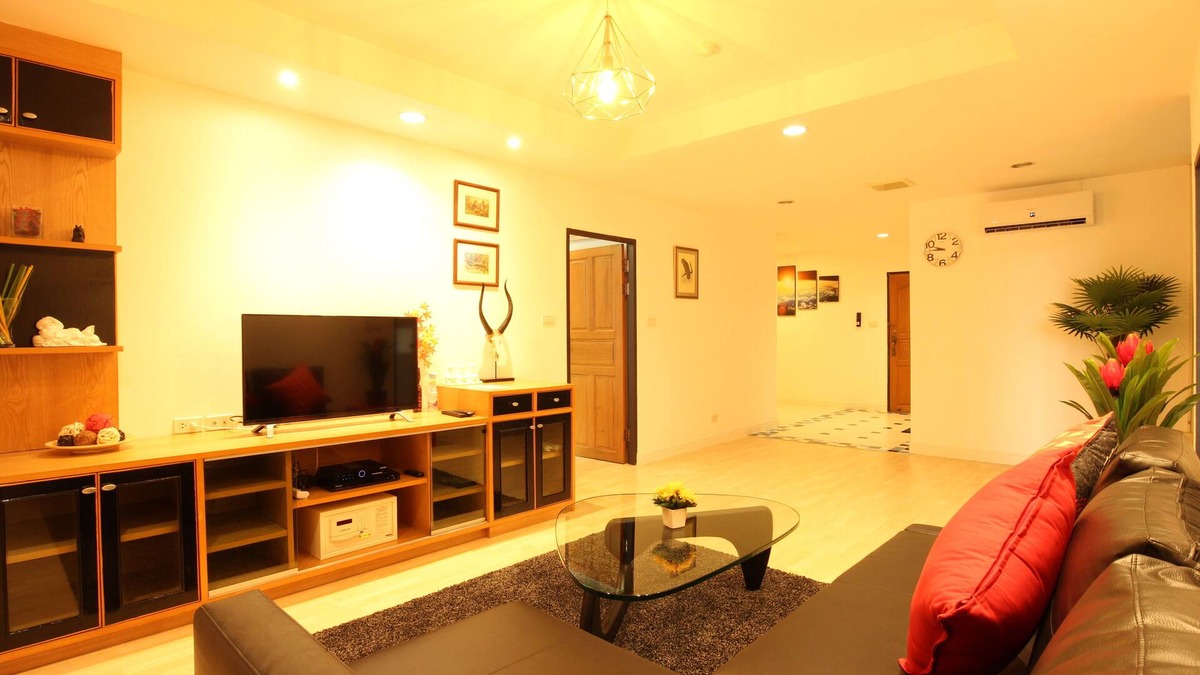 Thung Maha Mek Apartment | 2BR. Spacious, BTS 5 min, Family & Group