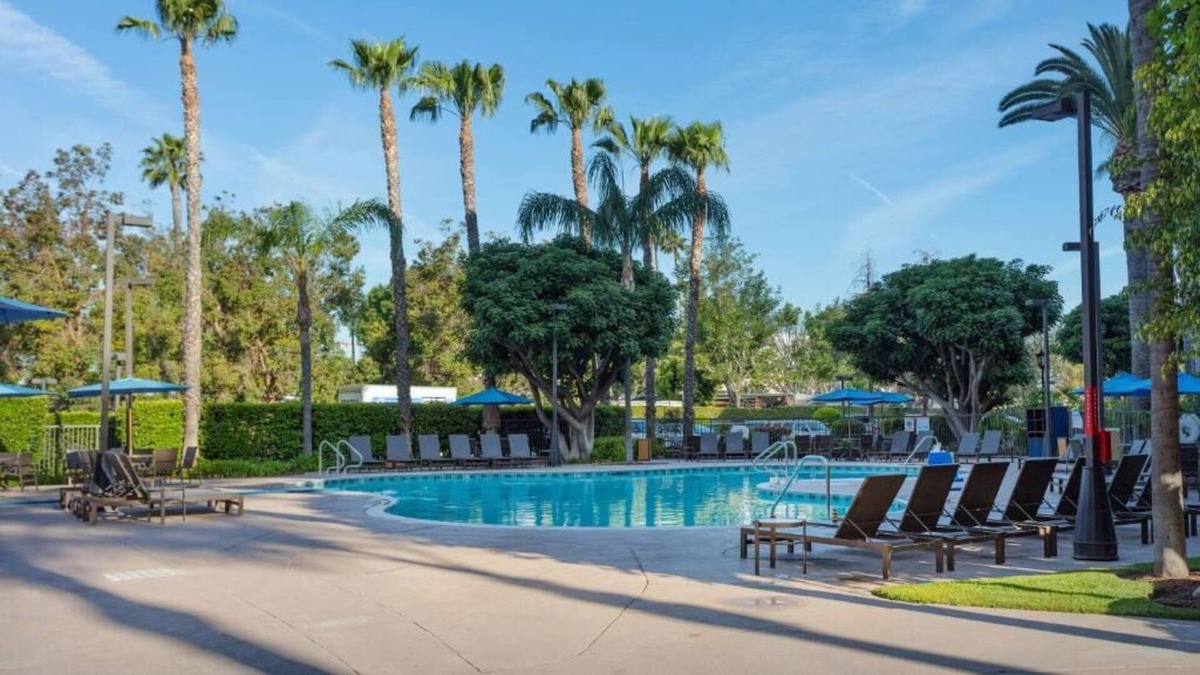 Anaheim Resort Resort | 2BR Suite Ideal for Families seeking Disney Magic! Pets Allowed, Free Breakfast