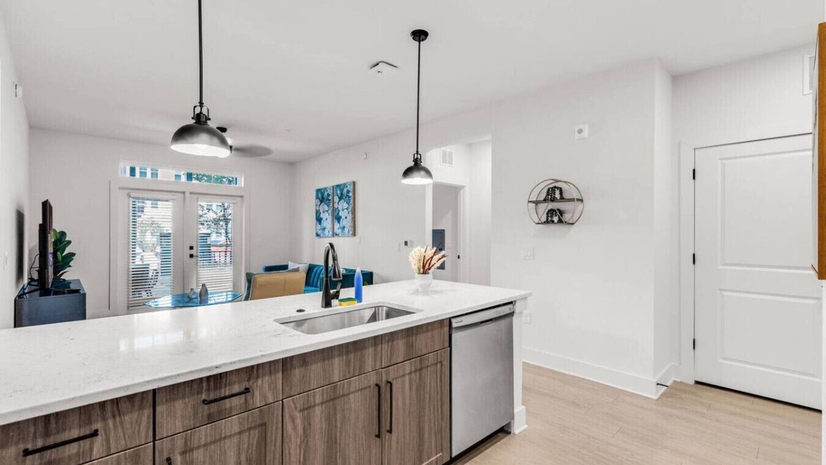 Ruskin Apartment | 2BR Sunspot: Poolside Living in Apollo Beach
