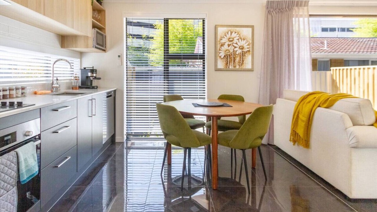 Riccarton House | 2BR Townhouse, Riccarton Mall, Hagley Park