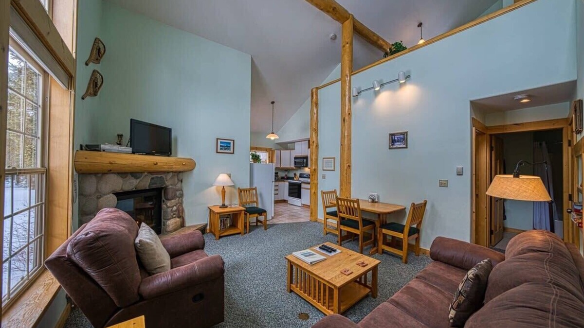 Leadville Cabin | 2BR w/Loft Cabin: Fireplace & Mountain View