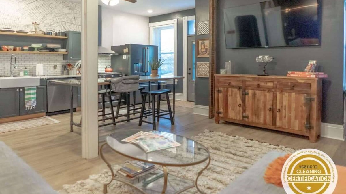 Tower Grove East Condo | 2BR w/Workspaces & Deck/ABODEbucks