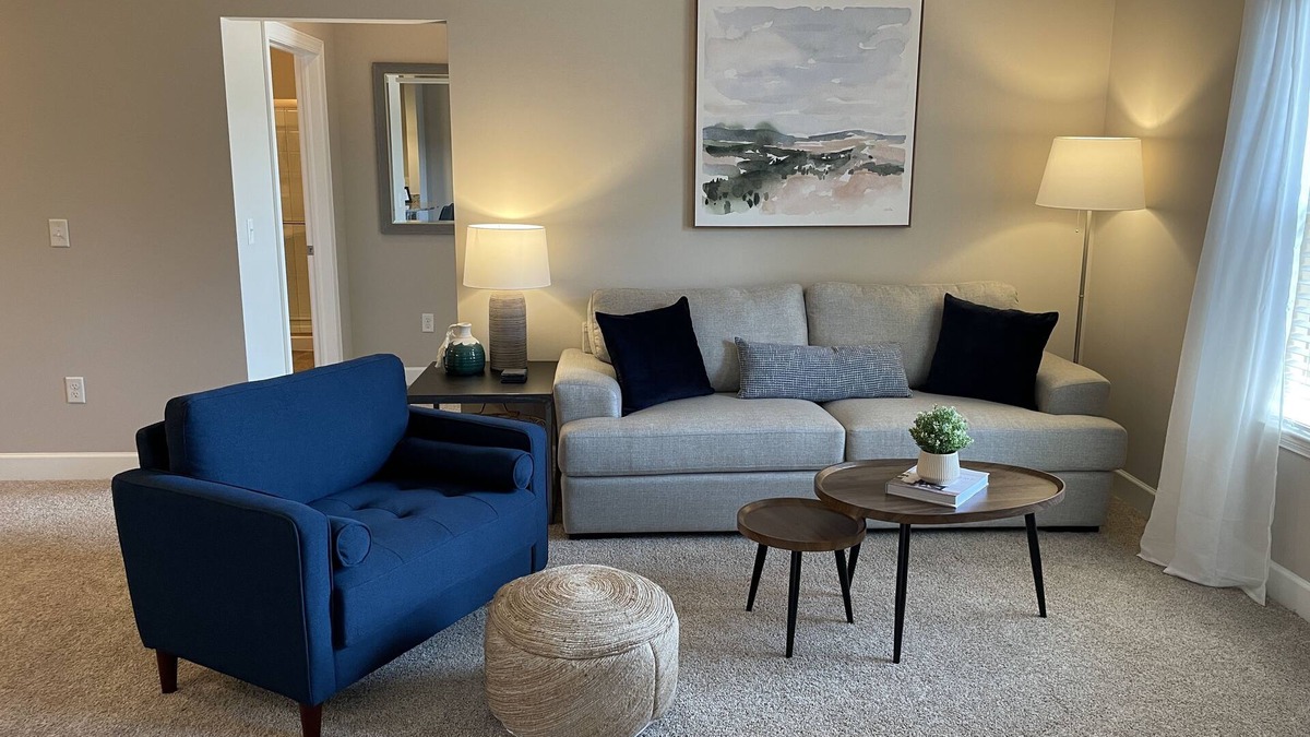 Westerville Apartment | *2BR*Water Views*W+D*Walkable*Pool*Gym!