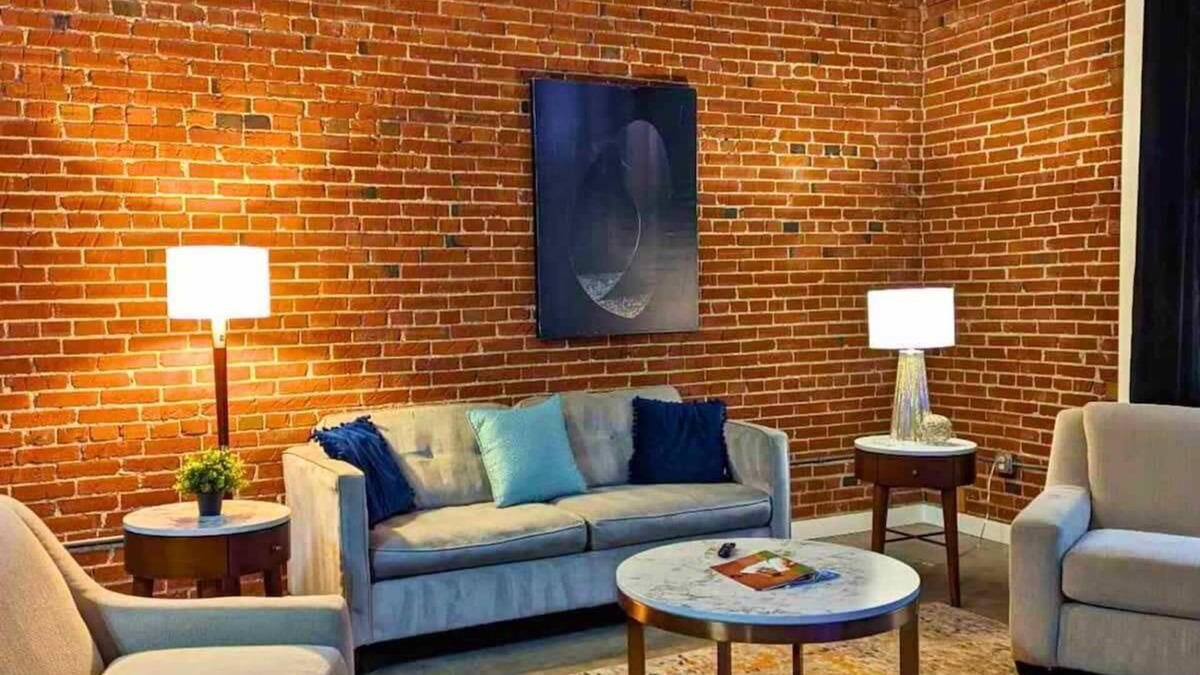 Downtown St. Louis Apartment | 2BR with W&D Mins To Busch Stadium STLDowntown