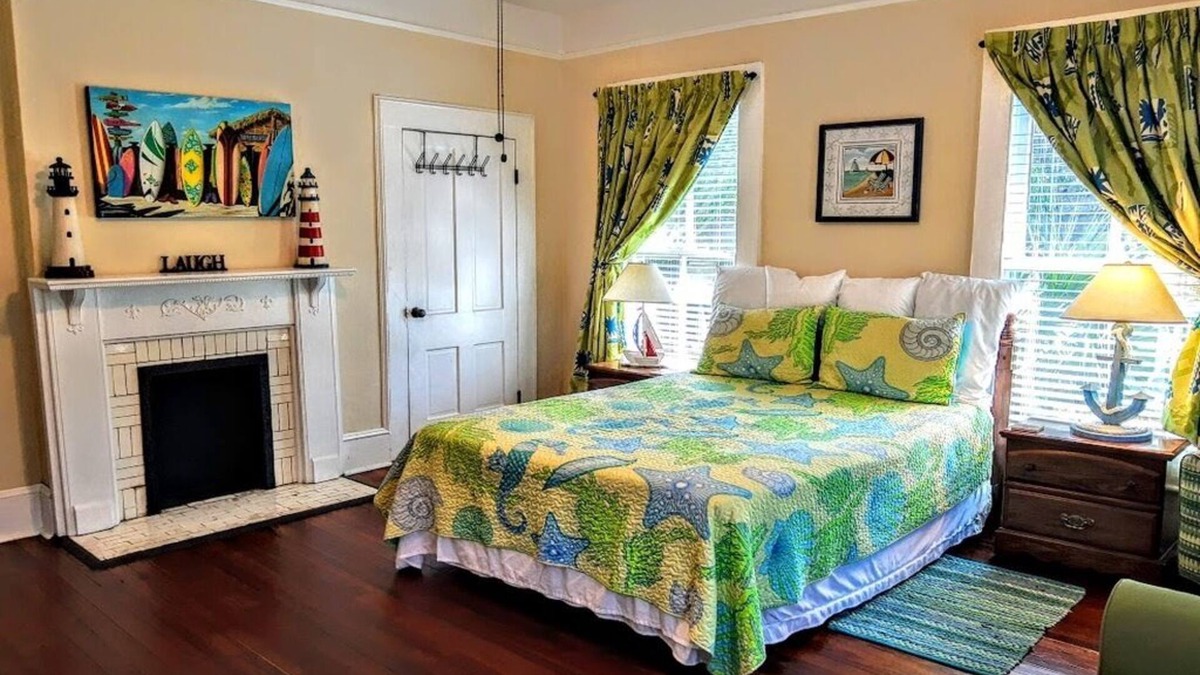 Brunswick Apartment | 2brCoastalColonialApt between Jekyll & St Simons Islands beaches& near Downtown!