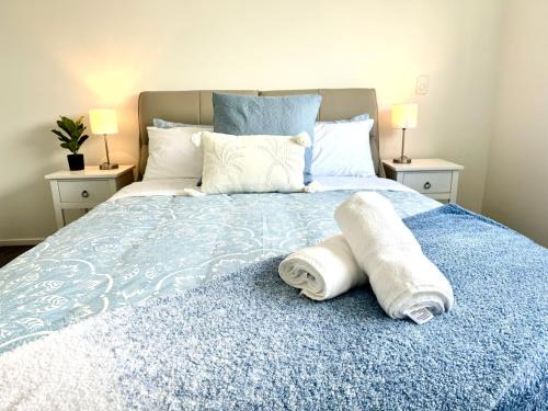 Upper Riccarton House | 2BRD 2BTH Riccarton townhouse FREE car park