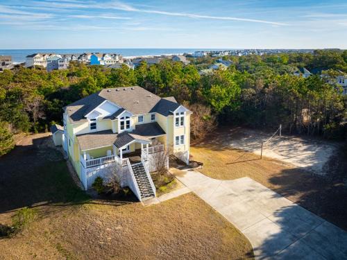 Corolla Village House | 2min Walk to Beach Pool Spa Game Room Big Yard