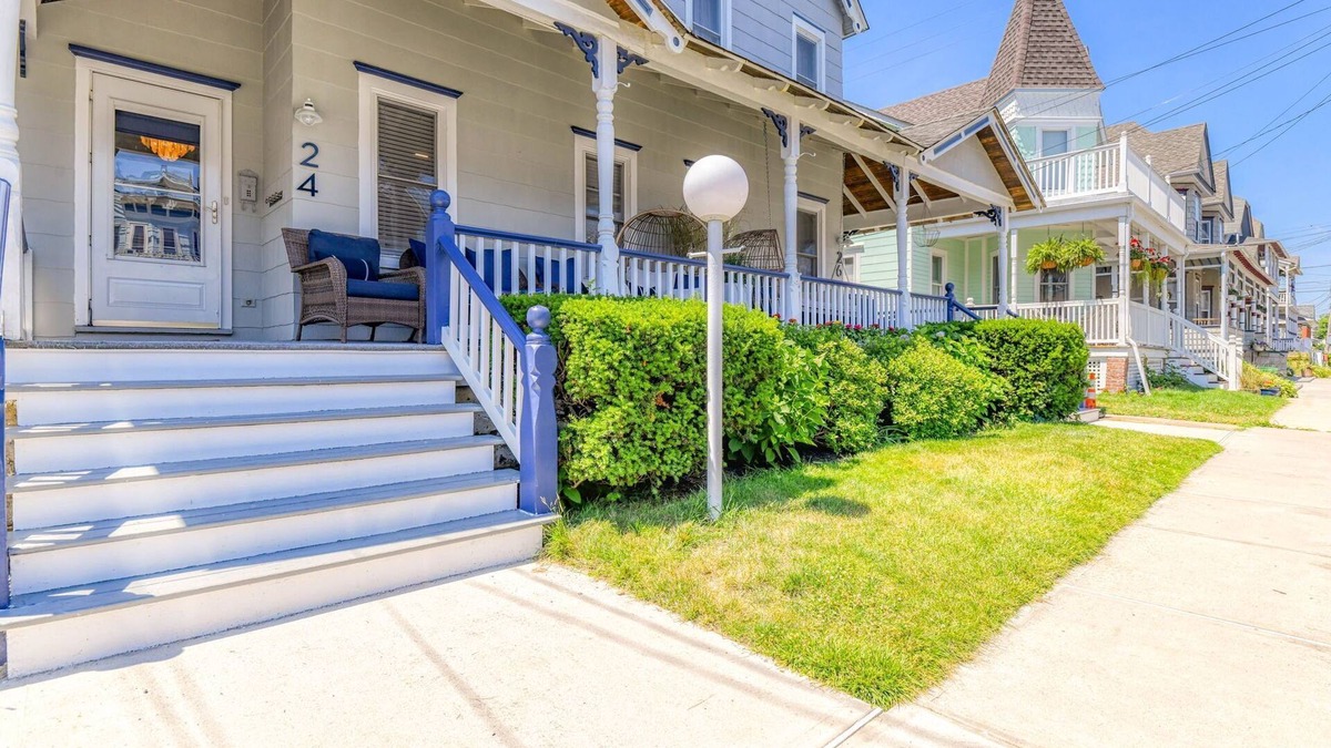 Ocean Grove House | 2nd Beach Block 5 bed 4 Bath