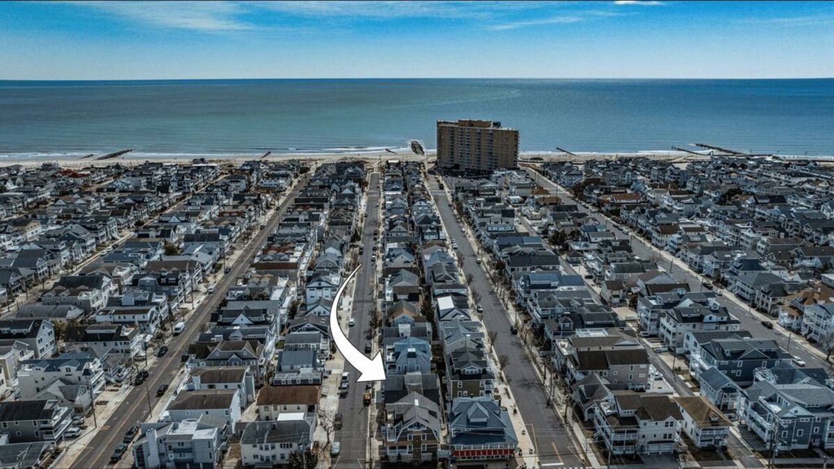 North End Condo | 2nd Floor 2BR/1BA Getaway – Short Walk to Beach & Boardwalk!