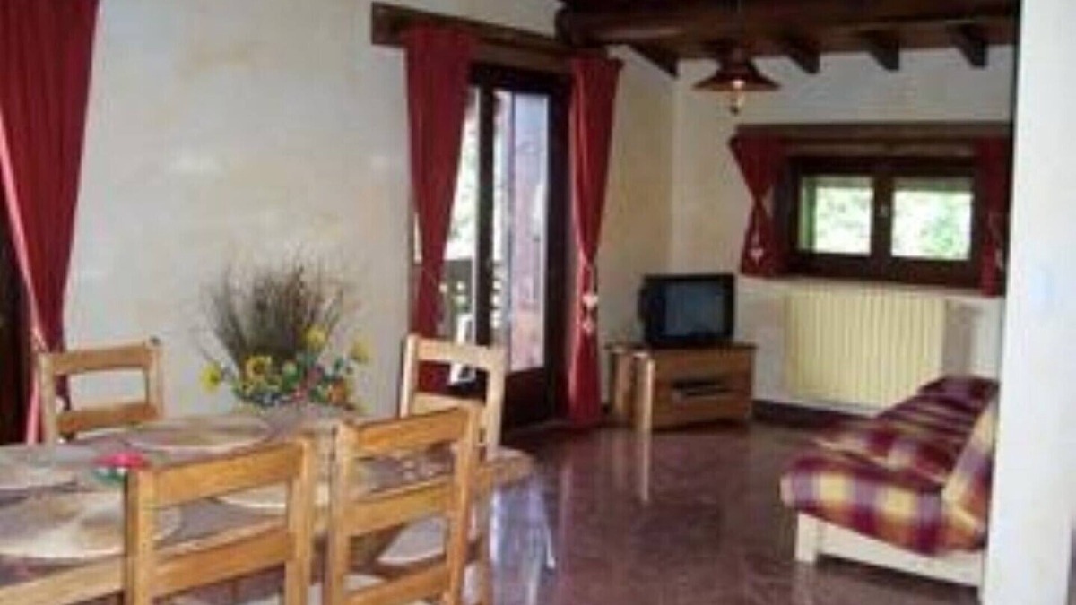 Seytroux Apartment | 2nd floor apartment in chalet