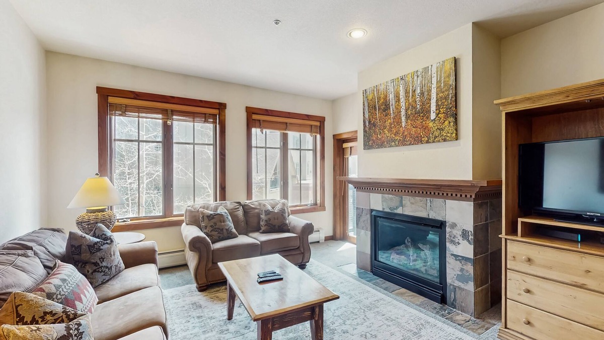 Peak 9 Condo | 2nd-floor condo near downtown with hot tubs, pool & gym - walk to lifts