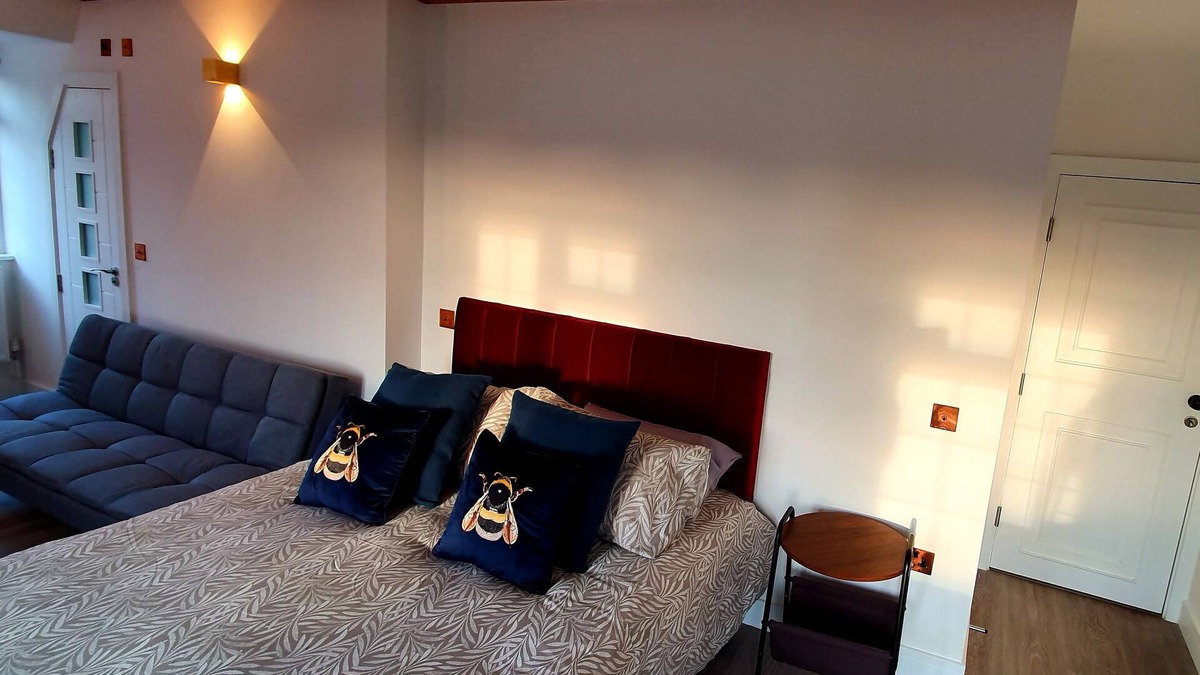 Islington Hotel | 2nd floor deluxe large jacuzzi ensuite - Angel, N1