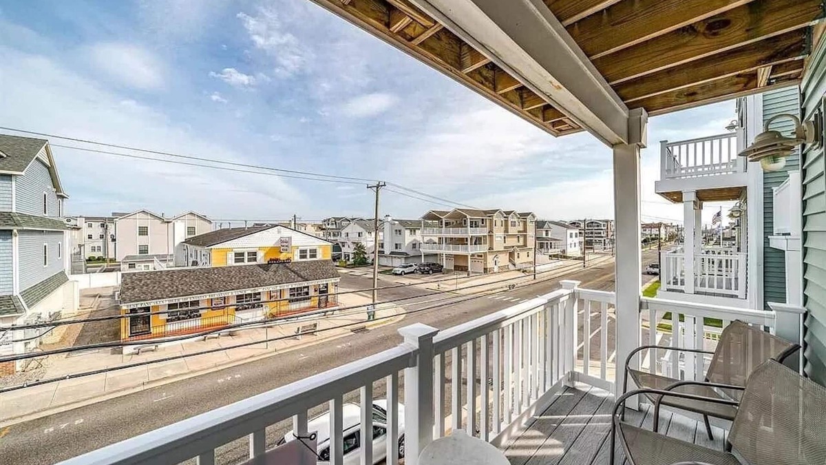 Sea Isle City Condo | 2nd Floor Getaway - 3 bedroom - 2 Bath- Right Next to the Beach and Downtown