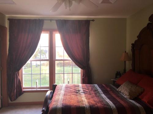 Milford Bed & Breakfast | 2nd floor guest room with attached bath