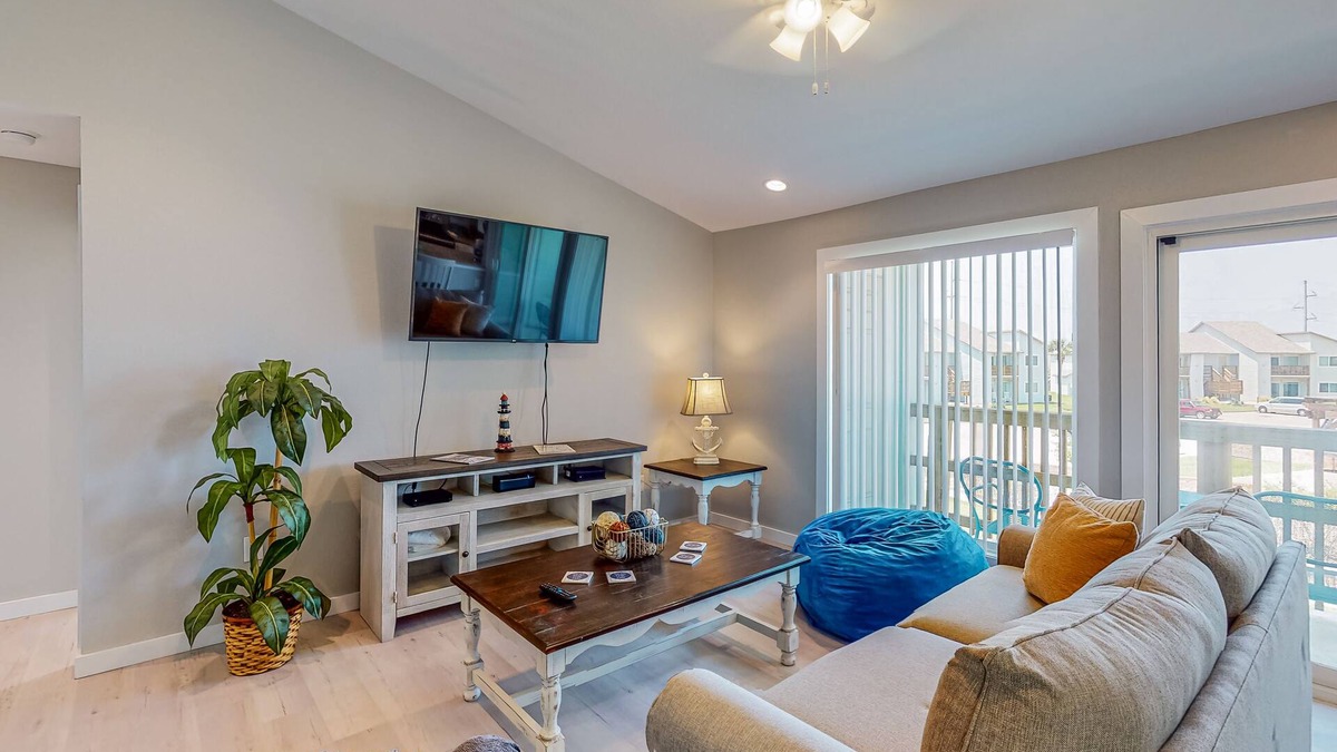 Port Aransas Condo | 2nd Floor, Shared Pool, Hot Tub, Near Marina, Golf Cart Access