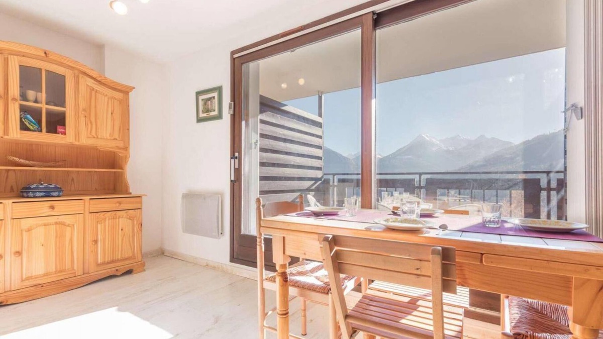Forville Apartment | 2nd floor, view mountain, balcony, tv, 36m², Serre Chevalier