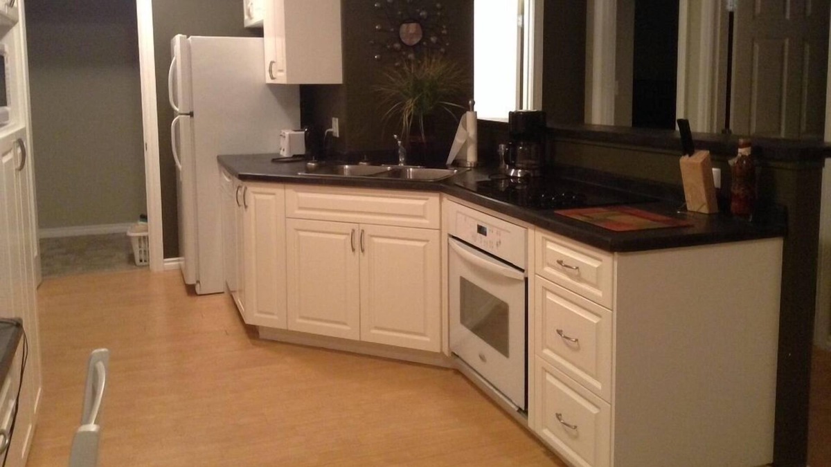 Moose Jaw House | 2nd Home Suites - Moose Jaw Unit 1 - 2nd Home Suites - Moose Jaw Unit 1