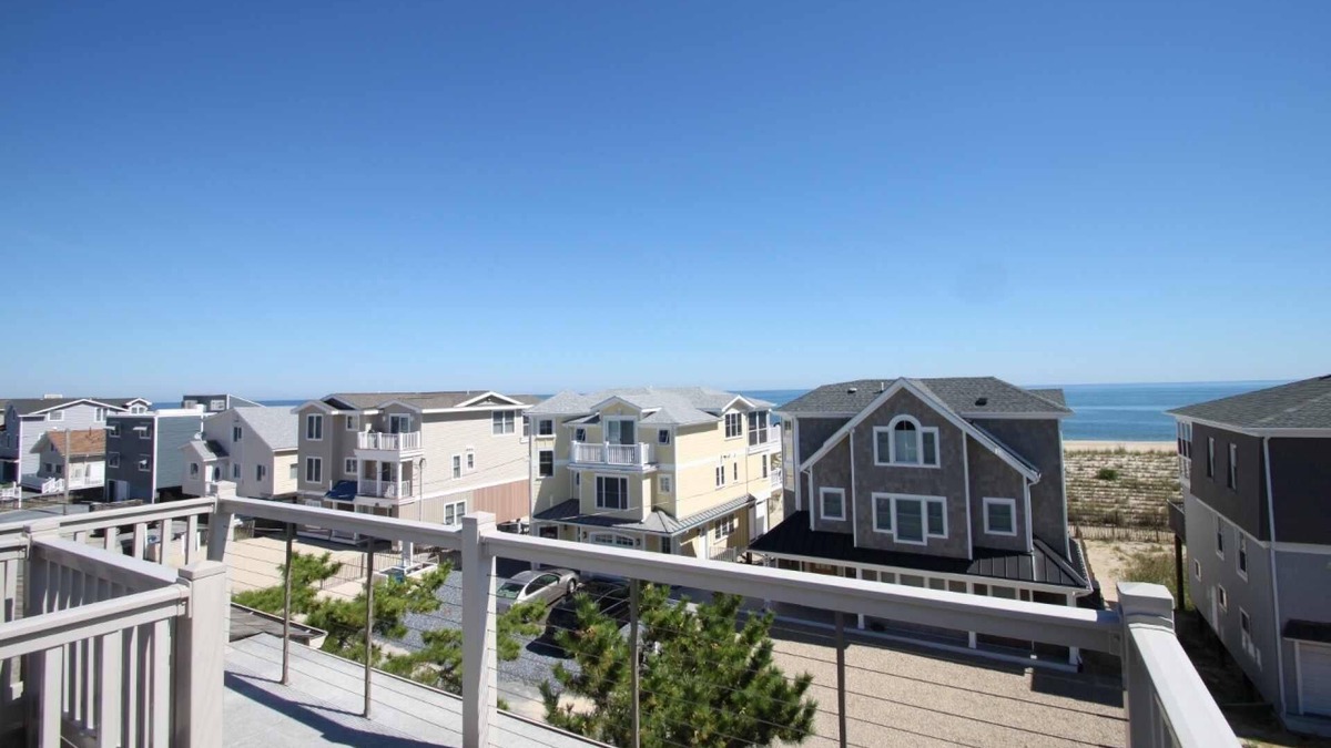 South Bethany House | 2nd House from the Beach, Sleeps 8, 4 BR, 2 BA, 3 Decks, Free Golf, Splash Mountain, and More!