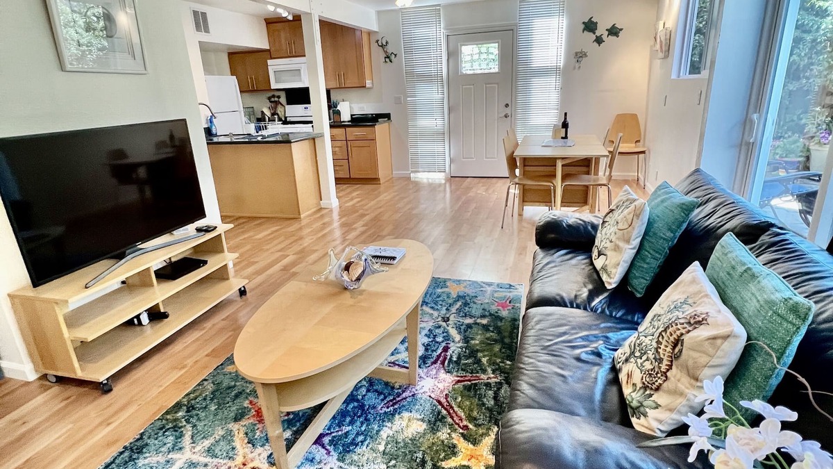 Aptos House | 2nd row, Next to Beachgate path - 4min walk to the sand - Aquarium & Park Passes