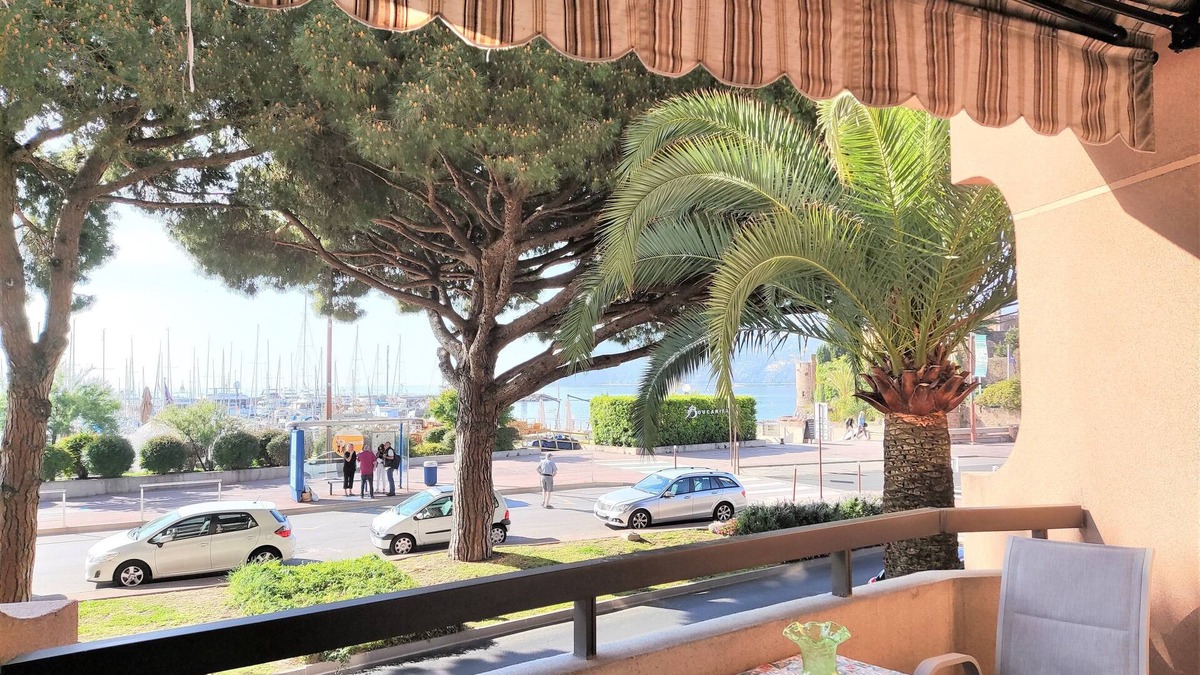 Mandelieu-la-Napoule Beach Apartment | 2P27 2-room through-apartment