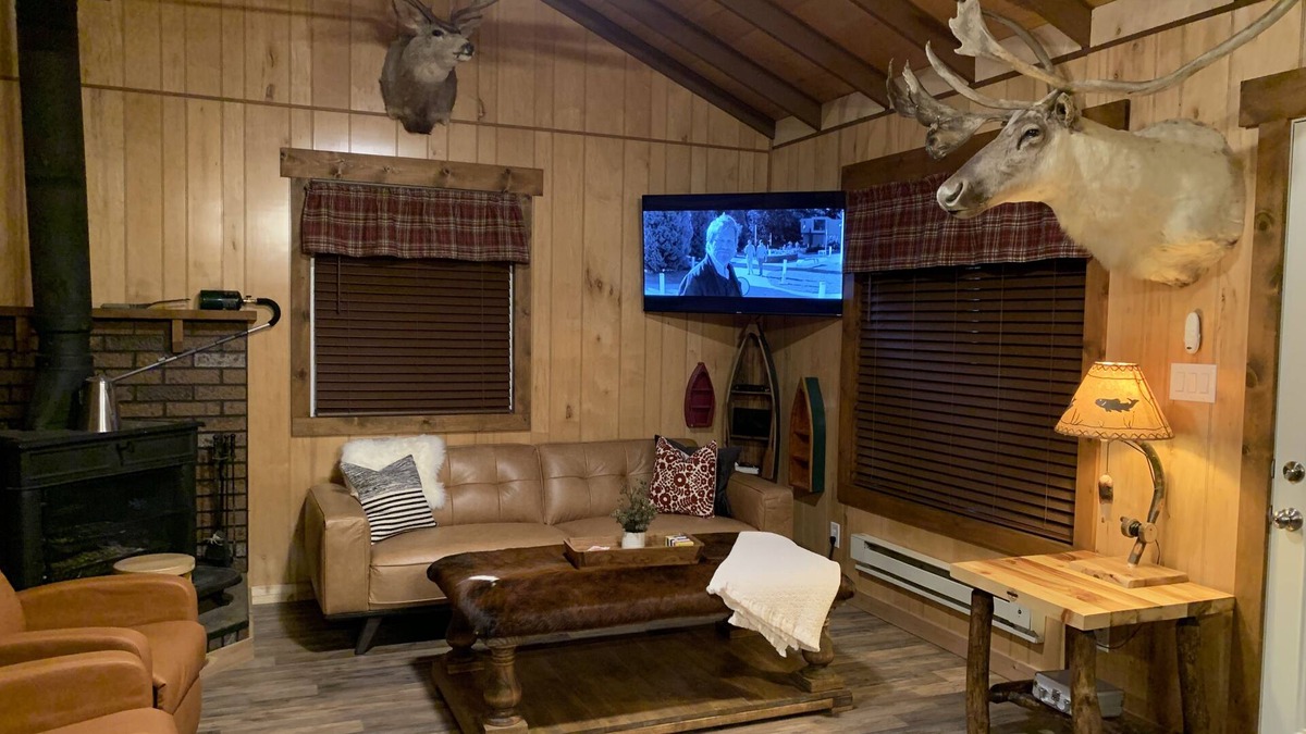 New Rumley Cabin | 2Q Cabin near Leesville Lake ~Pets welcome~