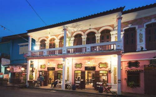 Old Phuket Town House | 2ROOMS Boutique House