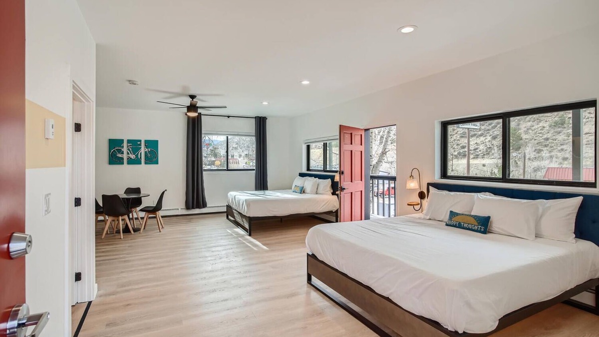 Idaho Springs Hotel | 2x King Room, A/C, Balcony, Mtn Boutique Motel