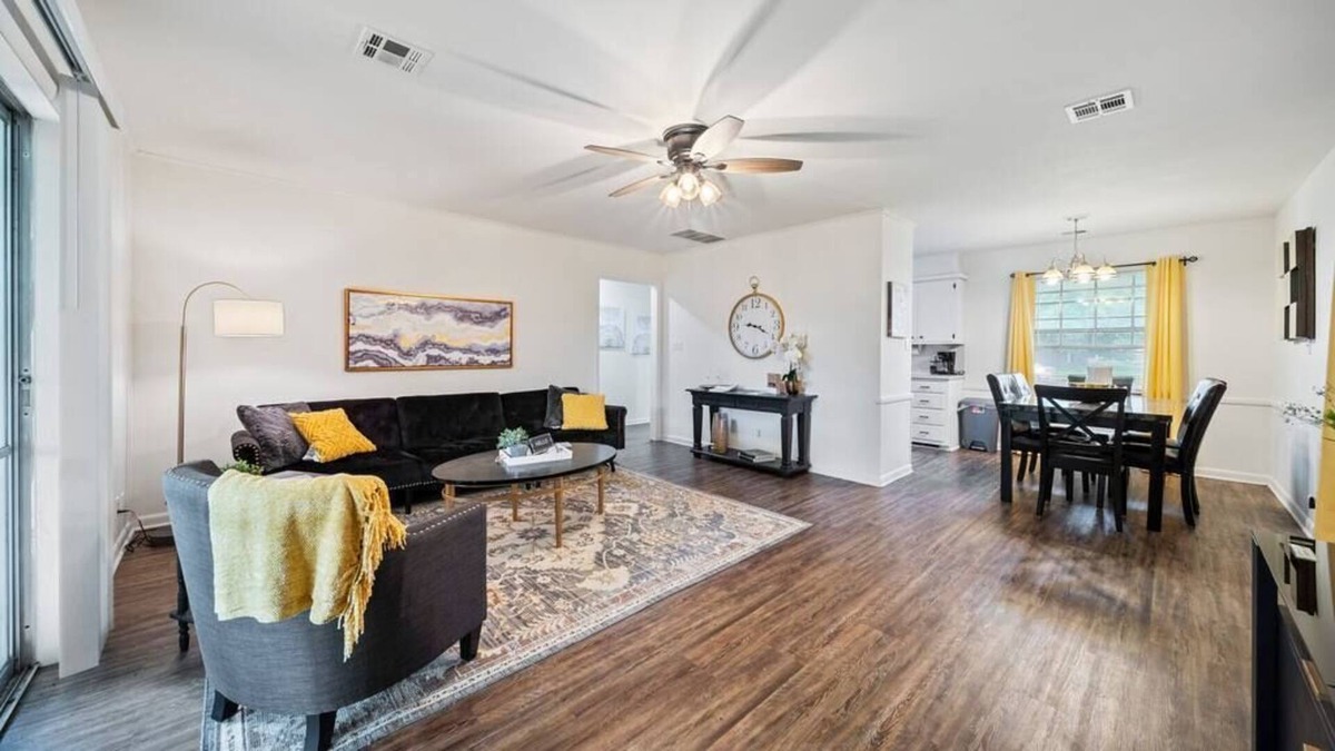 South Tulsa House | 3/2 BR in Midtown Tulsa,Pet-Friendly!