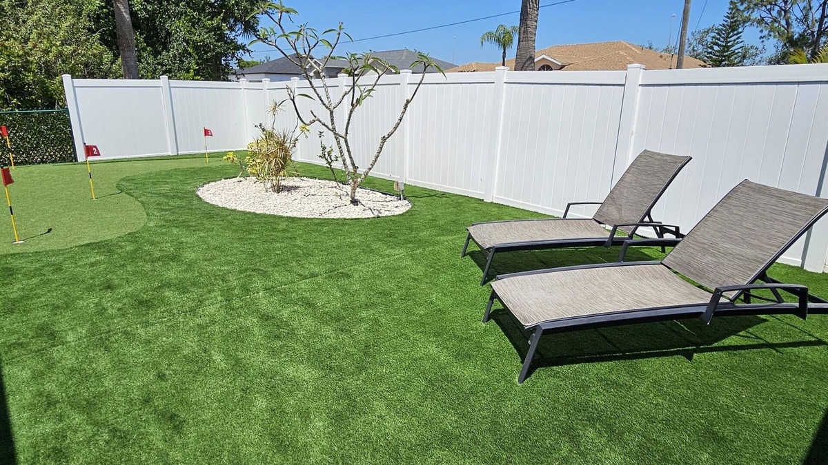 Port Charlotte House | 3/2 Heated Pool & Putting Green - Port Charlotte - Come Relax & Enjoy!