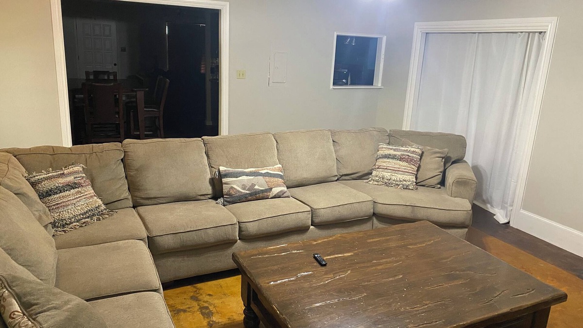 Boerne House | 3-2 house with pool and 2 living rooms, 1.5 miles from Boerne Main St.