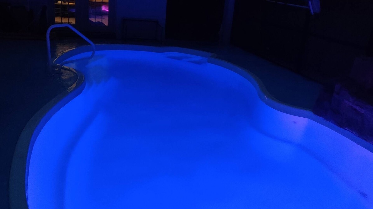Crystal River House | 3/3 fits 15 people easily! Pool, jacuzzi, kid games and more!