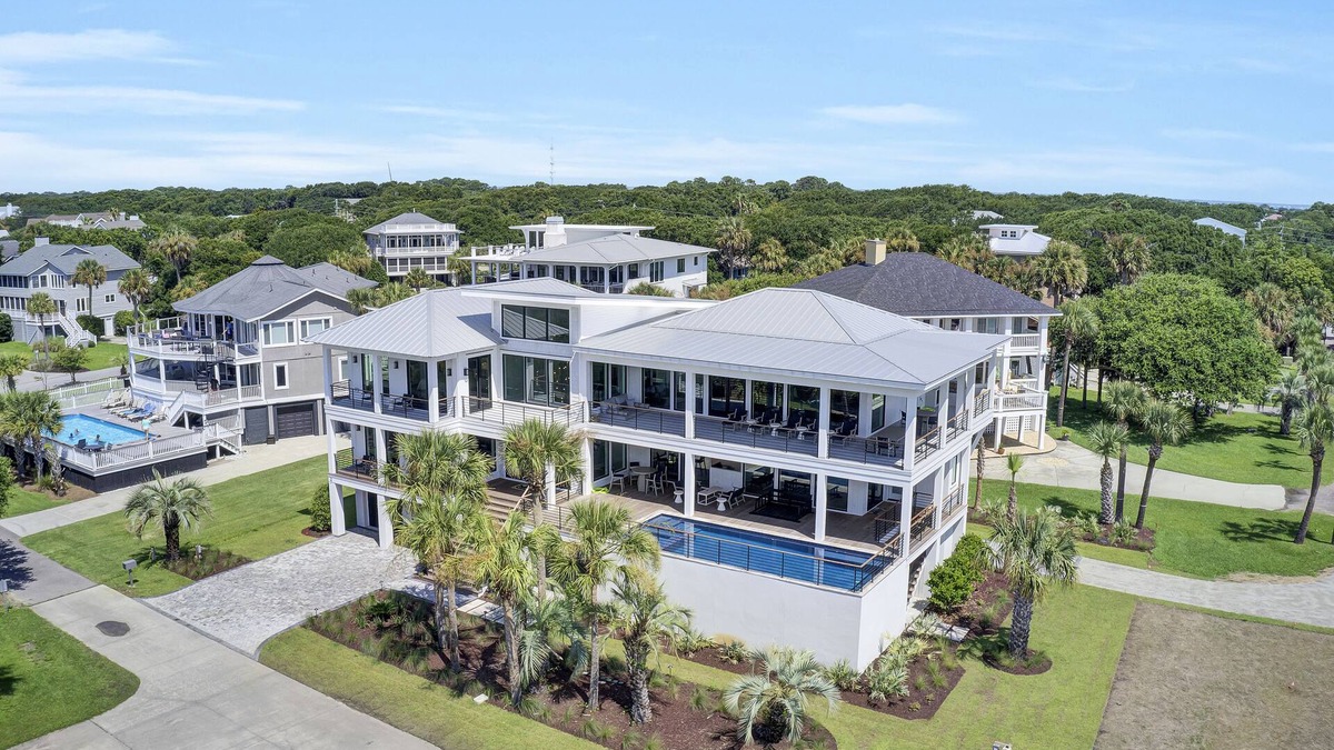 Isle of Palms House | 3 47th Avenue by AvantStay | Oceanfront + Private Pool + View