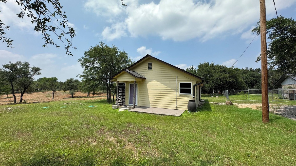 Brushy Bend Park House | 3.5 acre home - Round Rock Brush Creek Corporate remodeled fully furnished