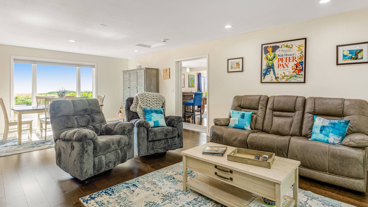 Oak Harbor House | 3.5 acre water-view retreat with deck, grill, pool table, bar & washer/dryer
