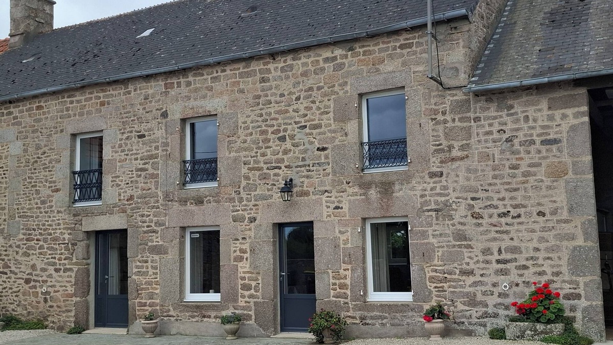 Sainte-Genevieve Other | 3.5 Kms from Barfleur, old farmhouse with wooded grounds and south-facing veranda.