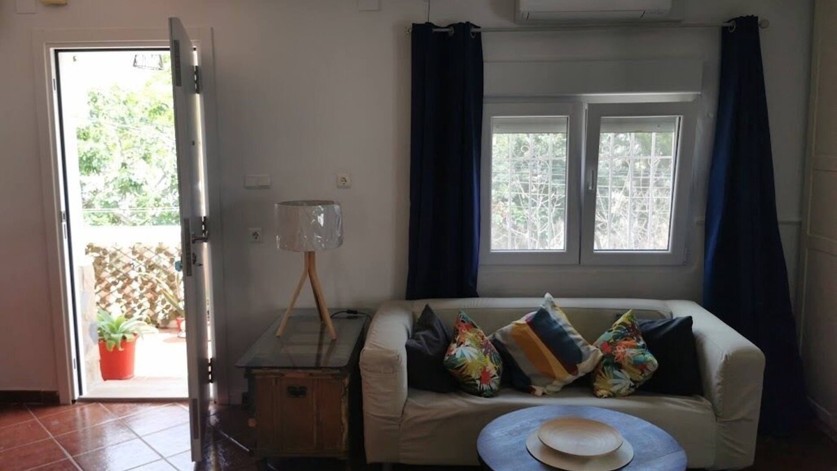 Ciudad Jardin Apartment | 3.5km from downtown and the beach