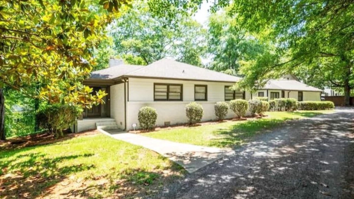Sardis Forest House | 3,700 sqft-Luxe/Private Villa style Ranch in South CLT with King en Suite!