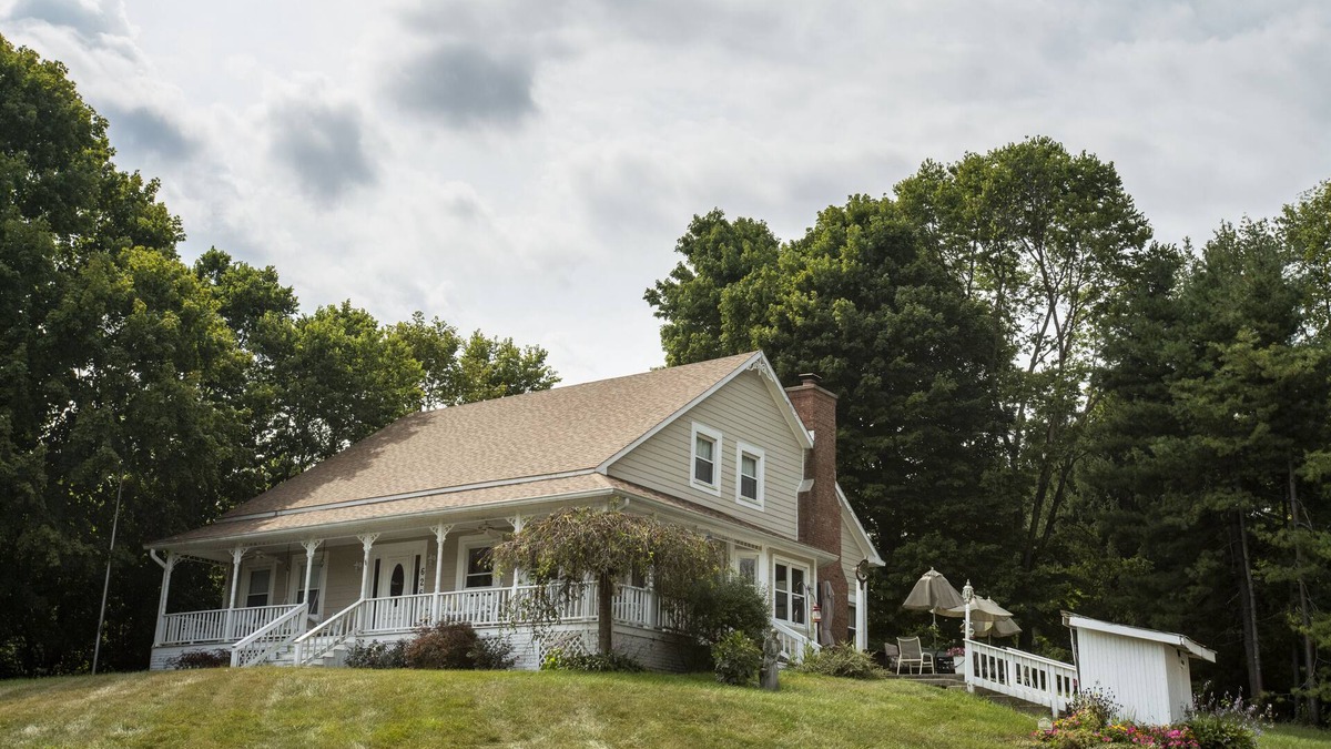 Brownsburg Other | 3 acre Lake, Farm Animals Petting Zoo, Horses and Horseback Riding, Room to roam