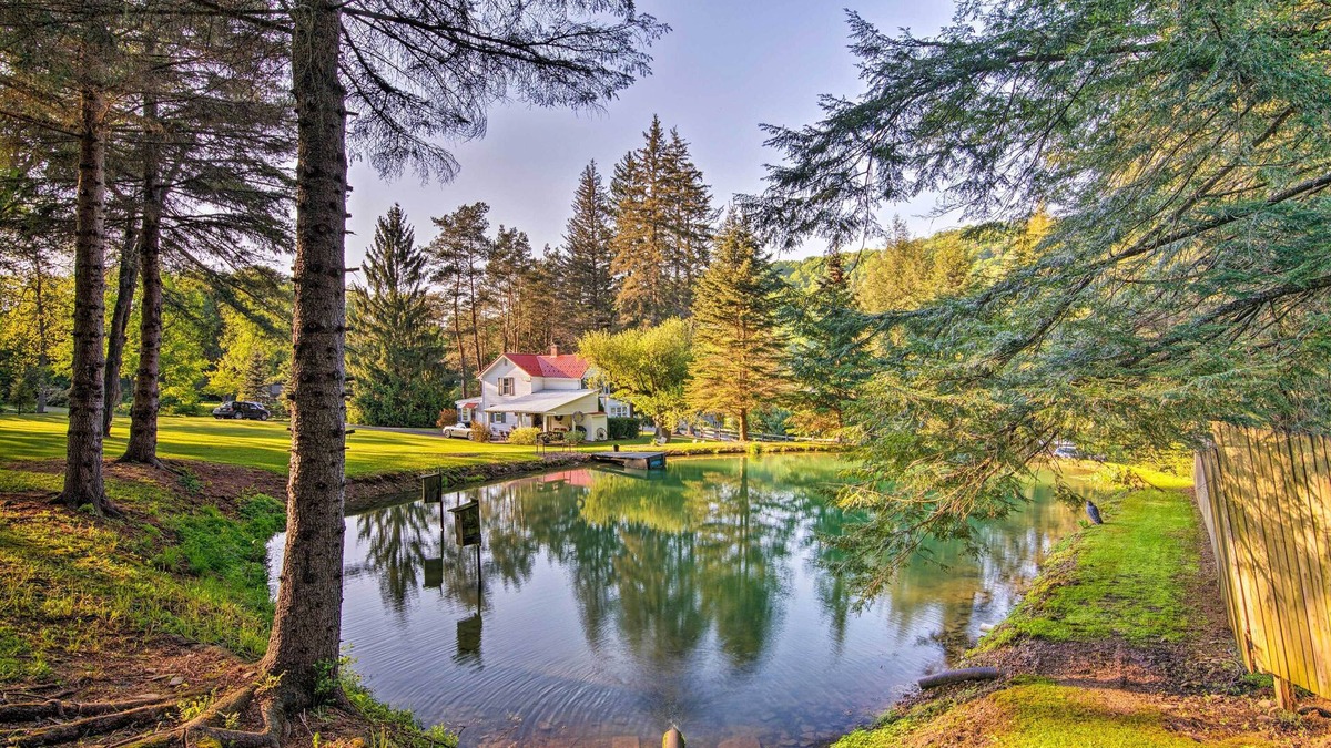 Coudersport House | 3-Acre Lodge w/Snowmobile & Four-Wheeling Trails