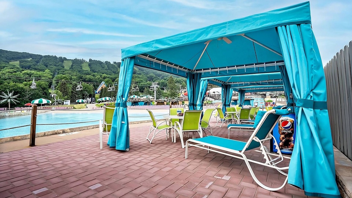 Tannersville Hotel | 3 Amazing Units Close to Sullivan Express Ski Lift! Shuttle, Waterpark, Parking!