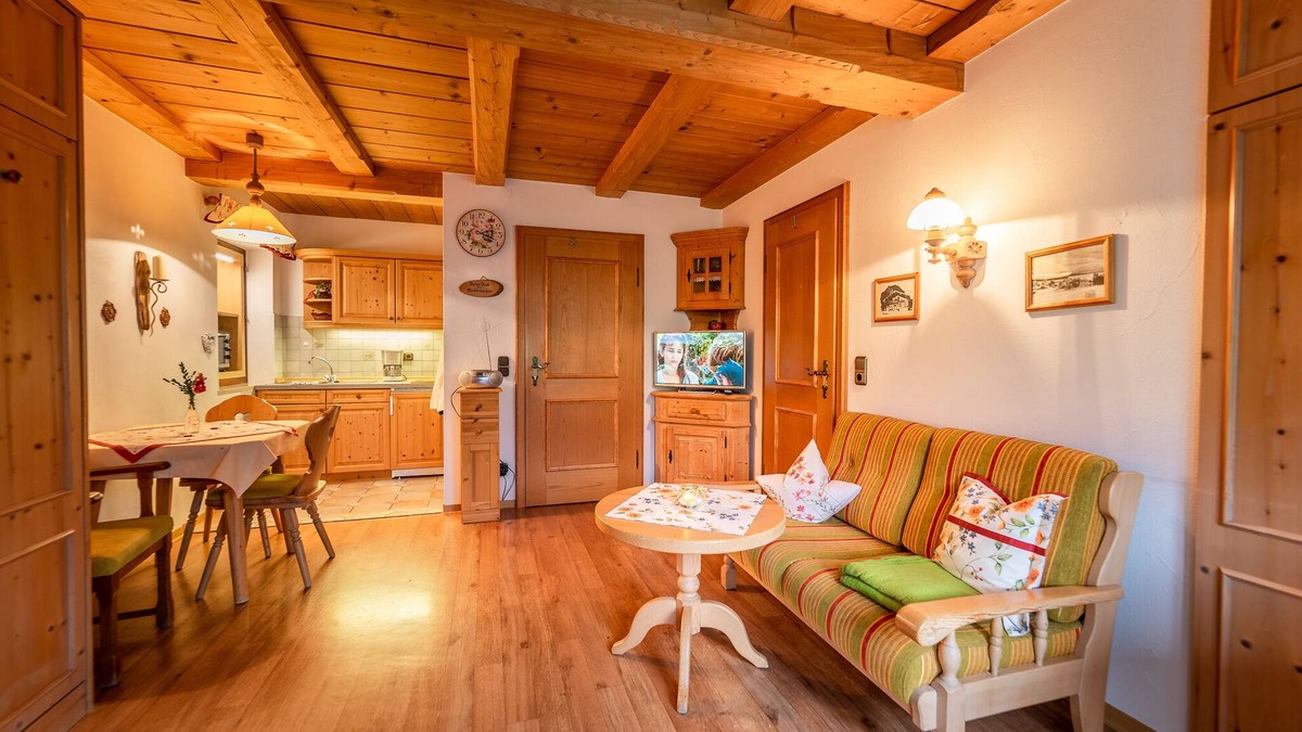 Ruhpolding Apartment | 3 apartment 23sqm, balcony, kitchenette, 1 living/bedroom, max. 2 pers, WLAN