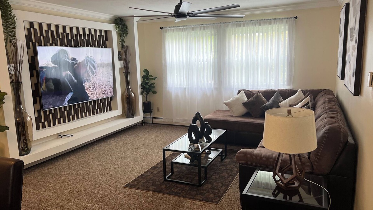 Oyster Bay Apartment | 3 BD APT central location, free parking, fast wifi